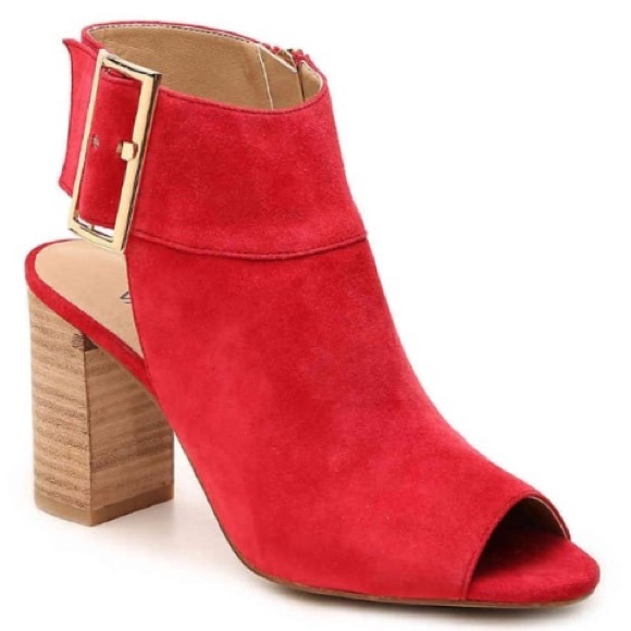 Vaneli Shoes - NEW VANELI Red Suede Pep Toe sandals, gold buckles